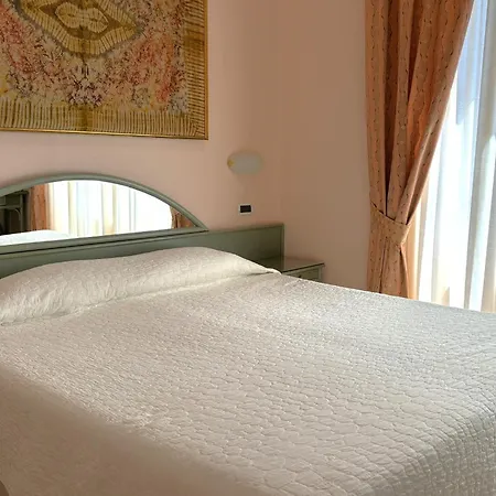 Delle Rose Hotel 3*