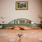 Delle Rose 3*