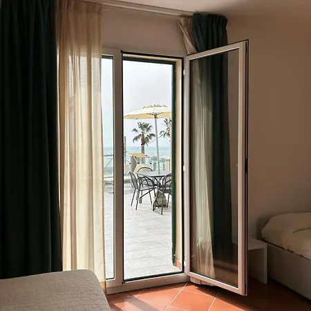 Hotel Delle Rose 3*