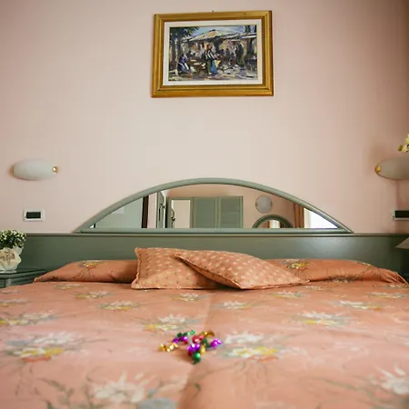 Delle Rose 3*